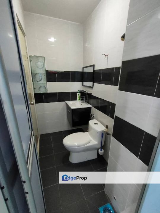 Freehold double storey landed house renovated at jalan nusaria gelang patah, Johor, Gelang Patah