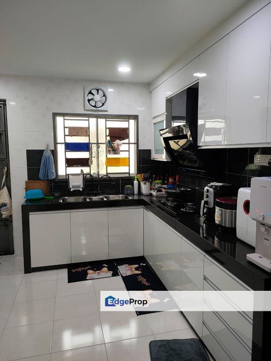 Freehold double storey landed house renovated at jalan nusaria gelang patah, Johor, Gelang Patah