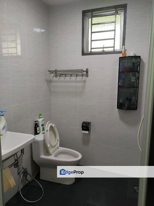 Freehold double storey landed house renovated at jalan nusaria gelang patah, Johor, Gelang Patah