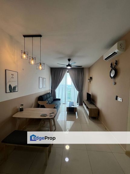 Fully furniture 2 room mid floor service apartment at macrolink medini, Johor, 