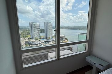 Puteri Cove Residences