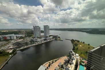 Puteri Cove Residences