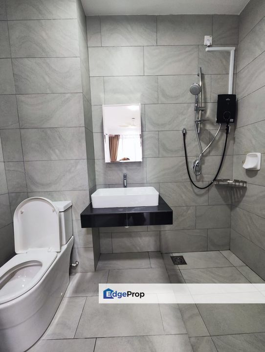 Freehold 2 room high rented return ROI fully furniture in sky tree bukit indah iskandar puteri, Johor, Nusajaya