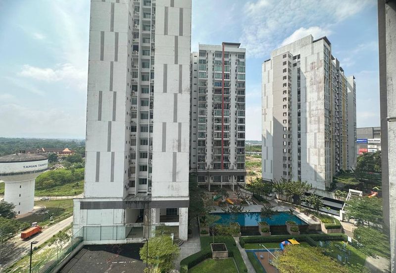 Dedaun Hijau (Greenfield Regency)