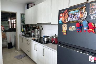 Dedaun Hijau (Greenfield Regency)