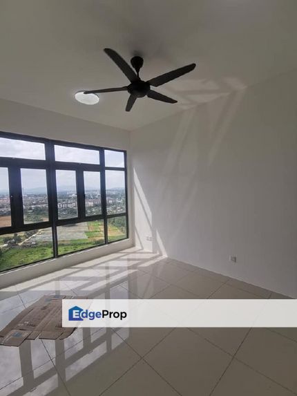 Partial furniture mid floor service apartment at 8escape perling johor bahru, Johor, Johor Bahru