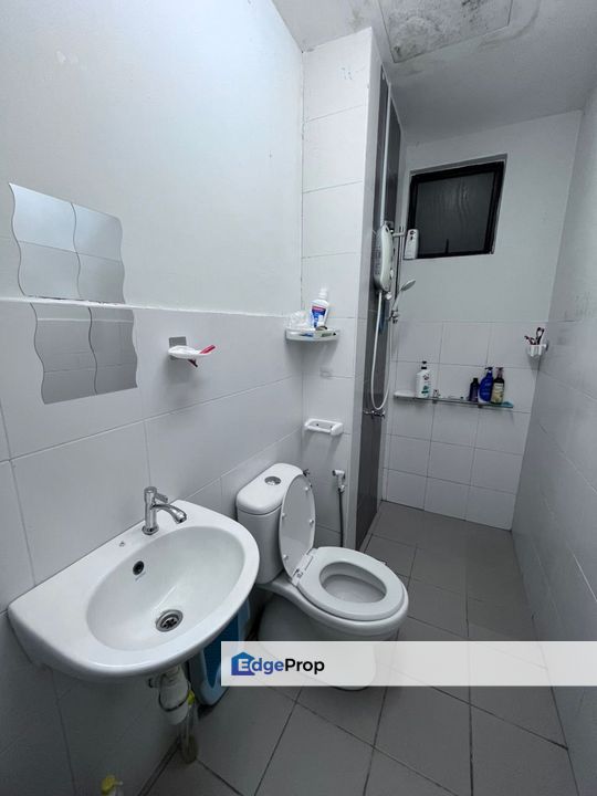 Freehold full loan 3 room service apartment at jentayu tampoi skudai, Johor, Tampoi