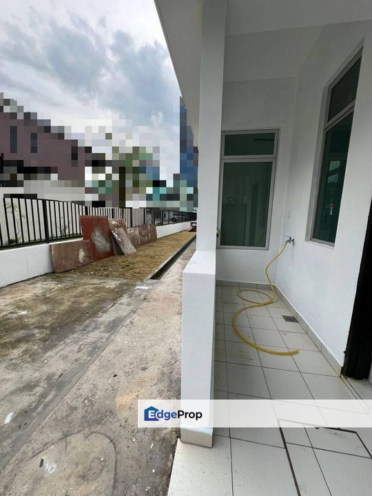 Freehold double storey end lot with extra land guarded at taman nusa idaman iskandar puteri, Johor, Nusajaya