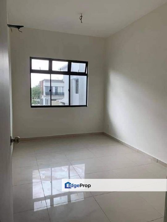 Freehold double storey new landed house guarded at danga sutera skudai , Johor, Skudai