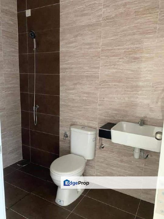 Freehold double storey new landed house guarded at danga sutera skudai , Johor, Skudai