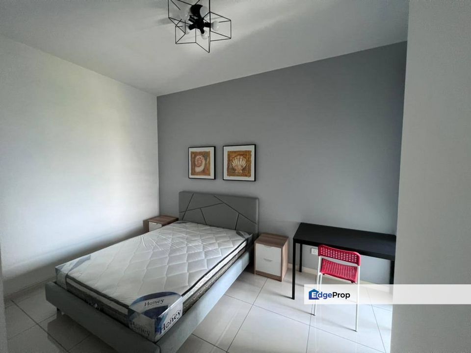 Fully furniture high floor 2 room service apartment at elysia park residence medini with balcony, Johor, Nusajaya