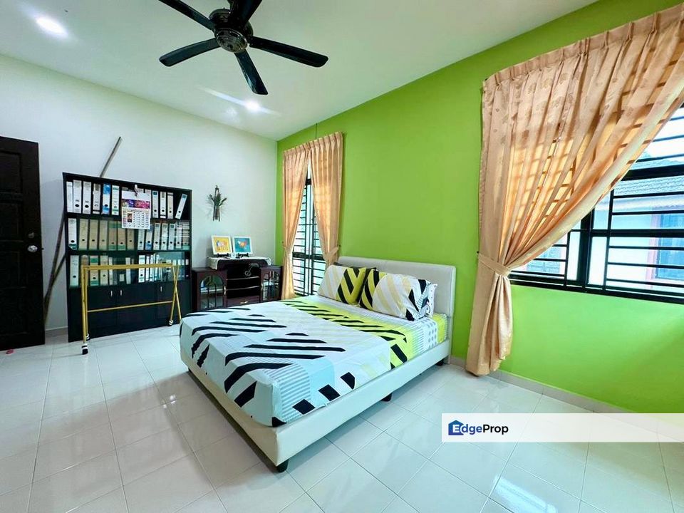 Freehold double storey semi d renovated and guarded at taman nusa idaman iskandar puteri, Johor, Nusajaya