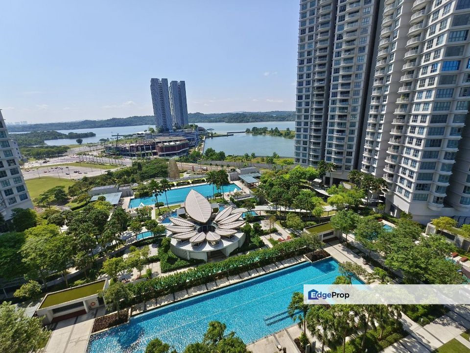 Freehold fully furniture teega suites service apartment seaview at puteri harbour, Johor, 