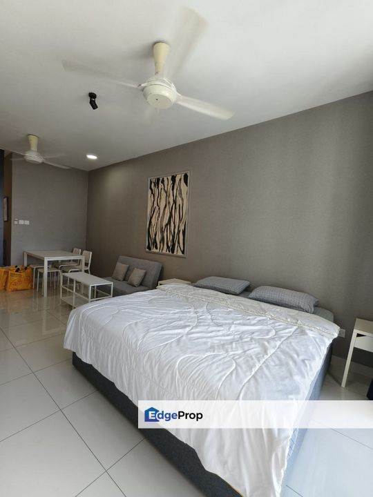 Freehold fully furniture teega suites service apartment seaview at puteri harbour, Johor, 