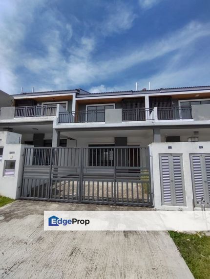 Freehold double storey landed house intermediate unit at jalan jasmin pasir gudang, Johor, Pasir Gudang
