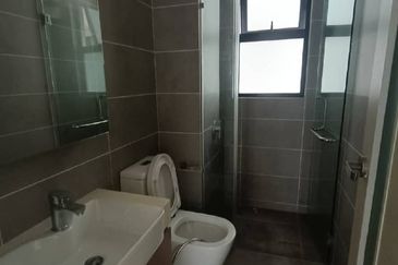 The M @ Medini Macrolink