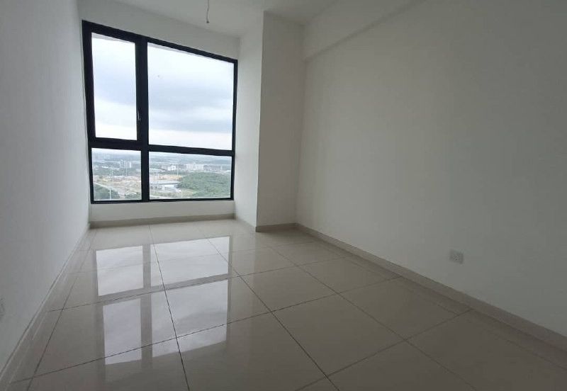 The M @ Medini Macrolink