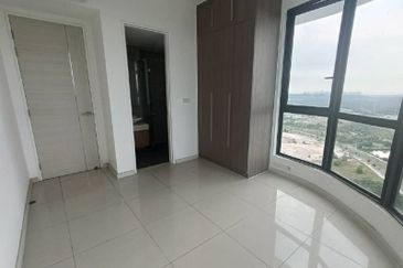 The M @ Medini Macrolink