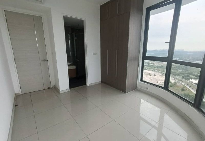 The M @ Medini Macrolink