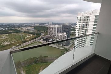 The M @ Medini Macrolink