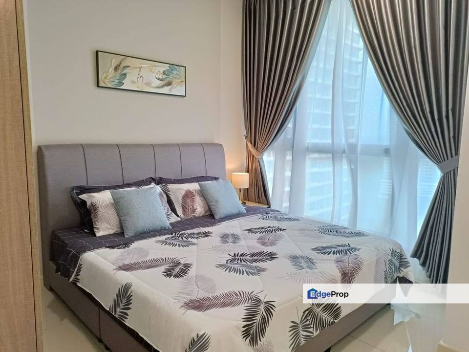Fully furniture 2 room service apartment mid floor at the m marcolink medini, Johor, 