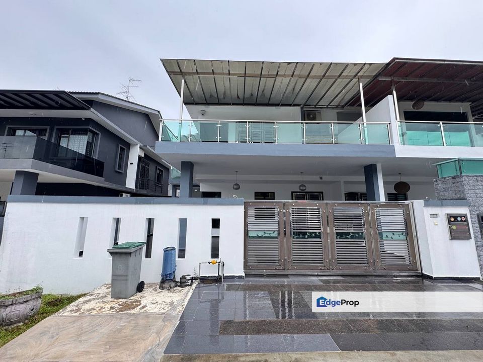 Double storey cluster house renovated and guarded at mutiara mas sapphire skudai, Johor, Skudai