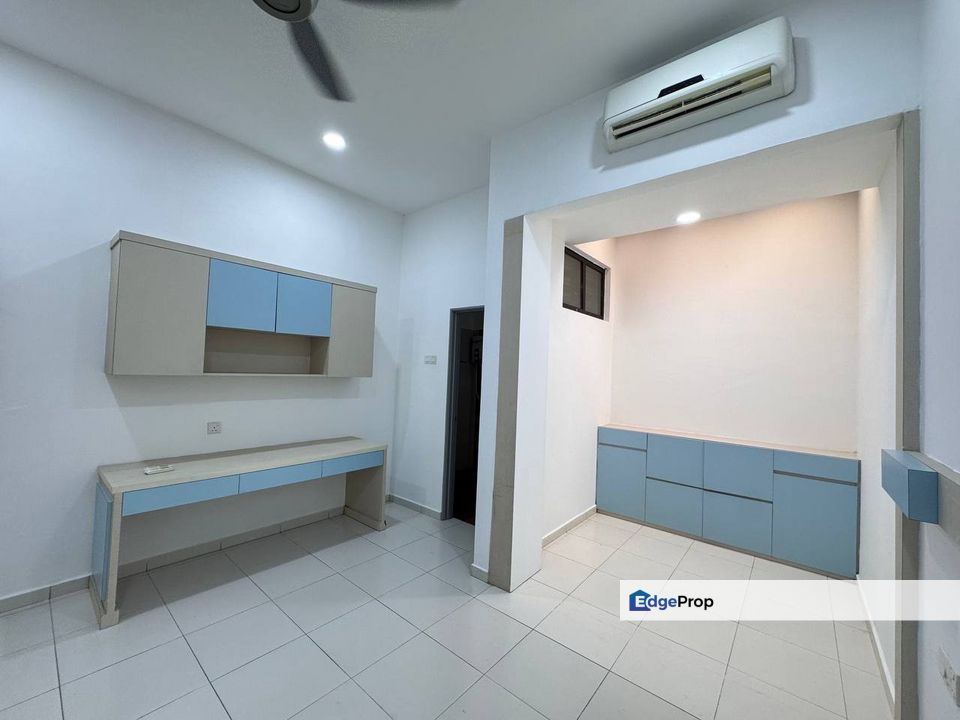 Double storey cluster house renovated and guarded at mutiara mas sapphire skudai, Johor, Skudai