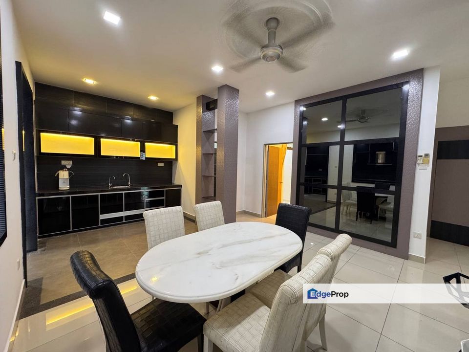 Double storey cluster house renovated and guarded at mutiara mas sapphire skudai, Johor, Skudai