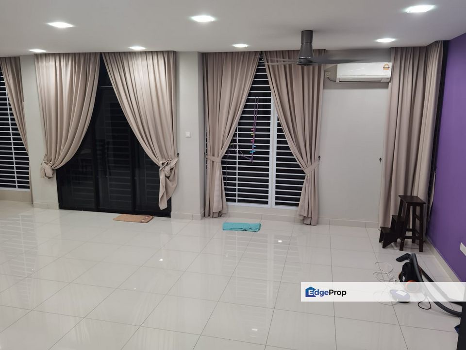 Fully furniture double storey semi d guarded at taman pulai hijauan kangkar pulai skudai, Johor, Kangkar Pulai