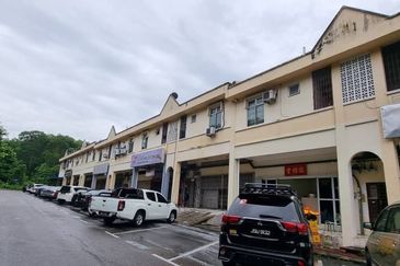 Pulai Utama Shop Apartment