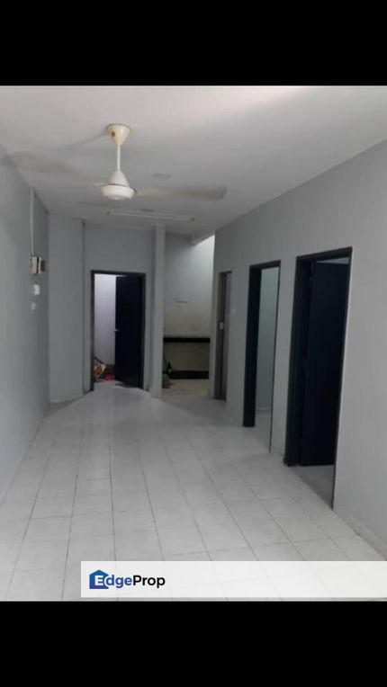 Freehold 3 room shop apartment for sales in tama pulai utama skudai, Johor, Skudai