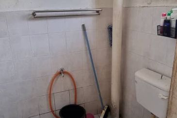 Pulai Utama Shop Apartment