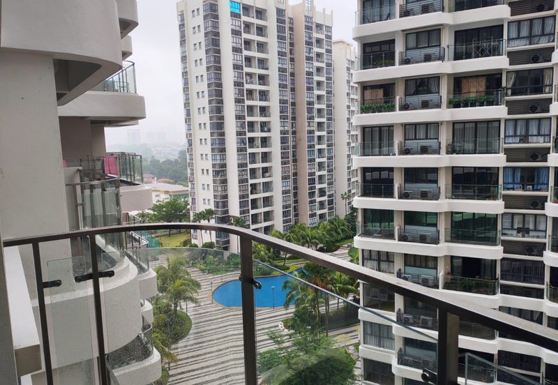 Baypoint @ Country Garden Danga Bay