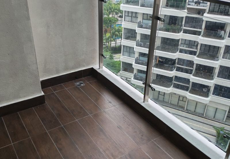 Baypoint @ Country Garden Danga Bay