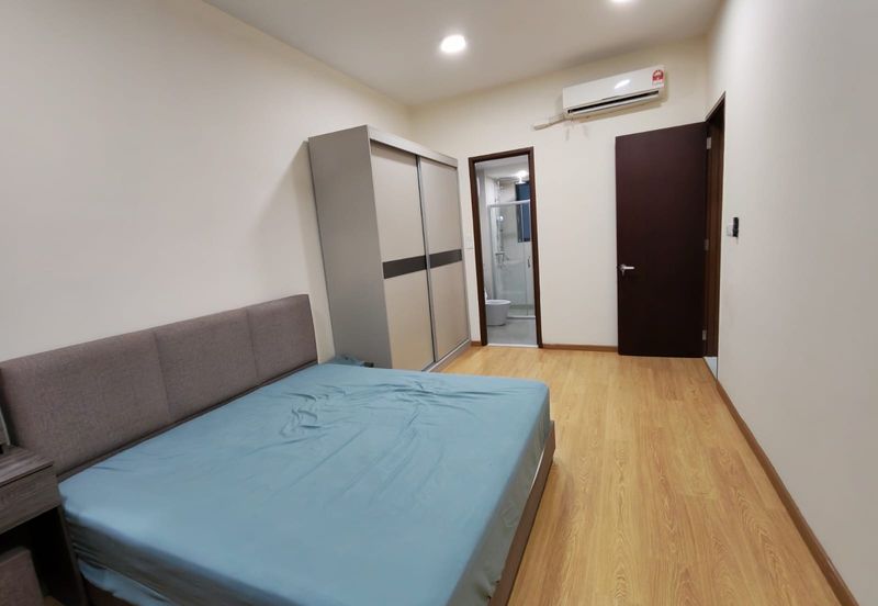 Baypoint @ Country Garden Danga Bay