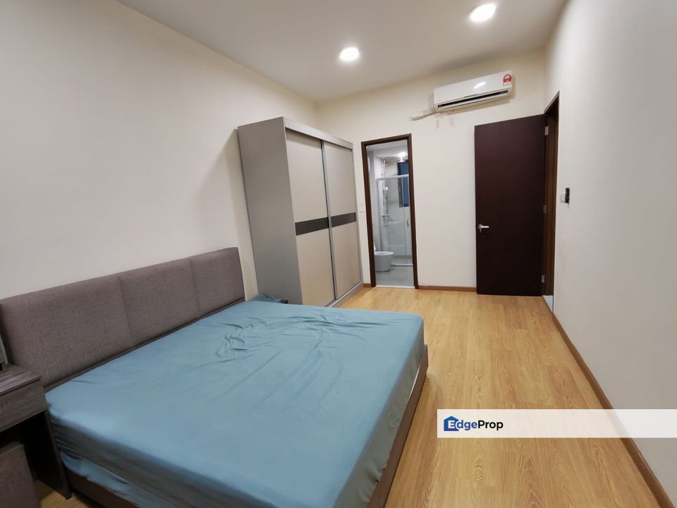 Fully furniture 4 room service apartment at bay point country garden danga bay, Johor, Johor Bahru