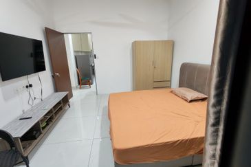 Baypoint @ Country Garden Danga Bay