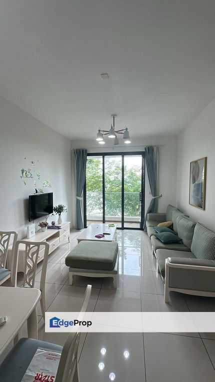 Fully furniture 2 room service apartment at elysia park medini with balcony, Johor, Nusajaya