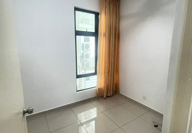 D'Summit Residences @ Kempas Utama