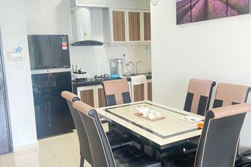 D'Summit Residences @ Kempas Utama