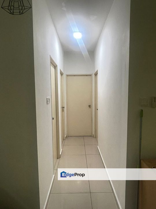 Freehold full loan 3 room service apartment at d'summit kempas utama skudai, Johor, Johor Bahru