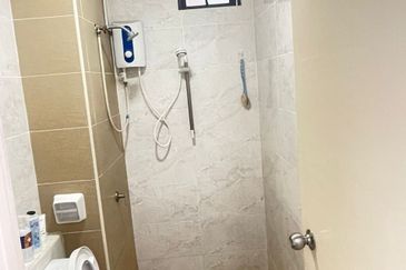 D'Summit Residences @ Kempas Utama