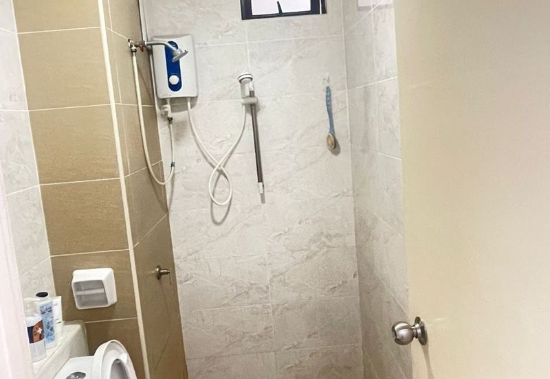 D'Summit Residences @ Kempas Utama