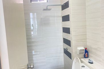 D'Summit Residences @ Kempas Utama