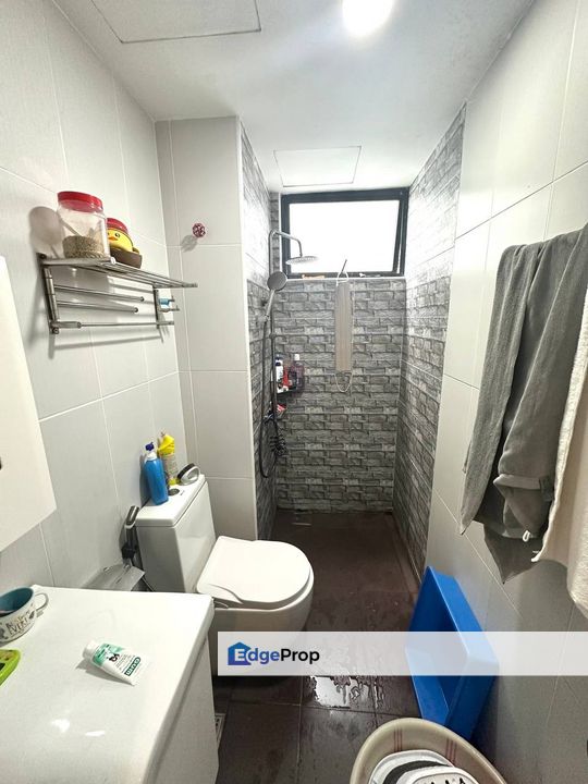 Fully furniture high floor 3 room service apartment at the garden residence mutiara mas skudai, Johor, Skudai