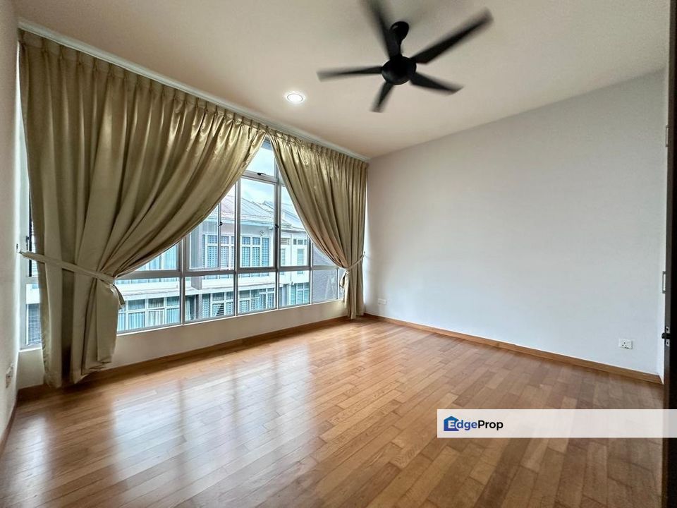 Freehold the seed townhouse duplex unit guarded at sutera utama skudai, Johor, Skudai