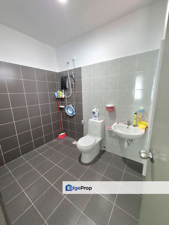 Freehold double storey cluster house guarded at taman pulai mutiara gelang patah, Johor, Kangkar Pulai