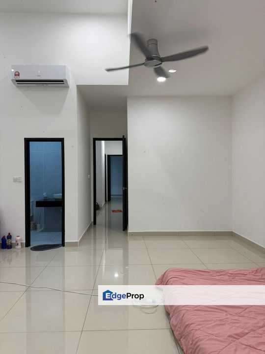 Freehold double storey cluster house renovated and guarded at mutiara bestari skudai, Johor, Johor Bahru