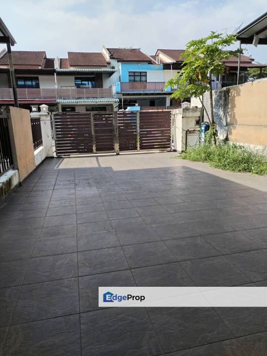 Freehold double storey landed house renovated and guarded at setia eco garden gelang patah, Johor, Gelang Patah