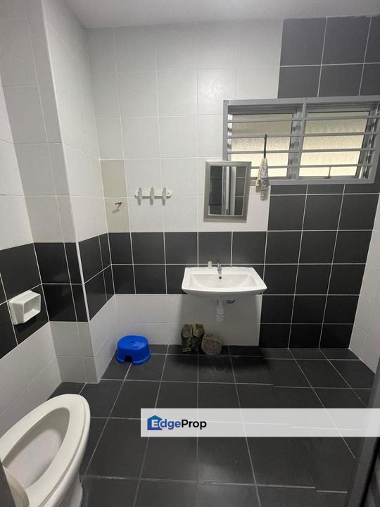 Freehold fully renovated double storey at taman nusantara prima gelang patah, Johor, Nusajaya